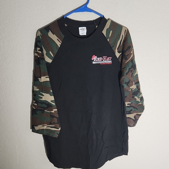 Shaka  Red Hat Black Camo Sleeve Shirt size L Red Hat Association top - Picture 1 of 7